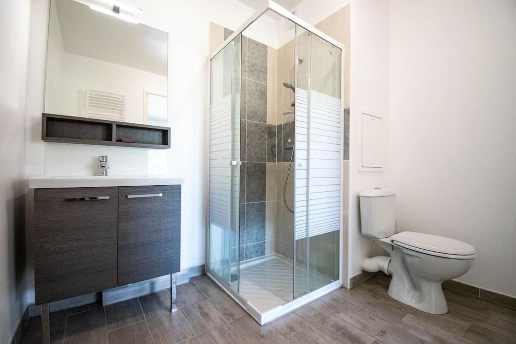 Avec Jardin, Piscine Et Parking Appartement *